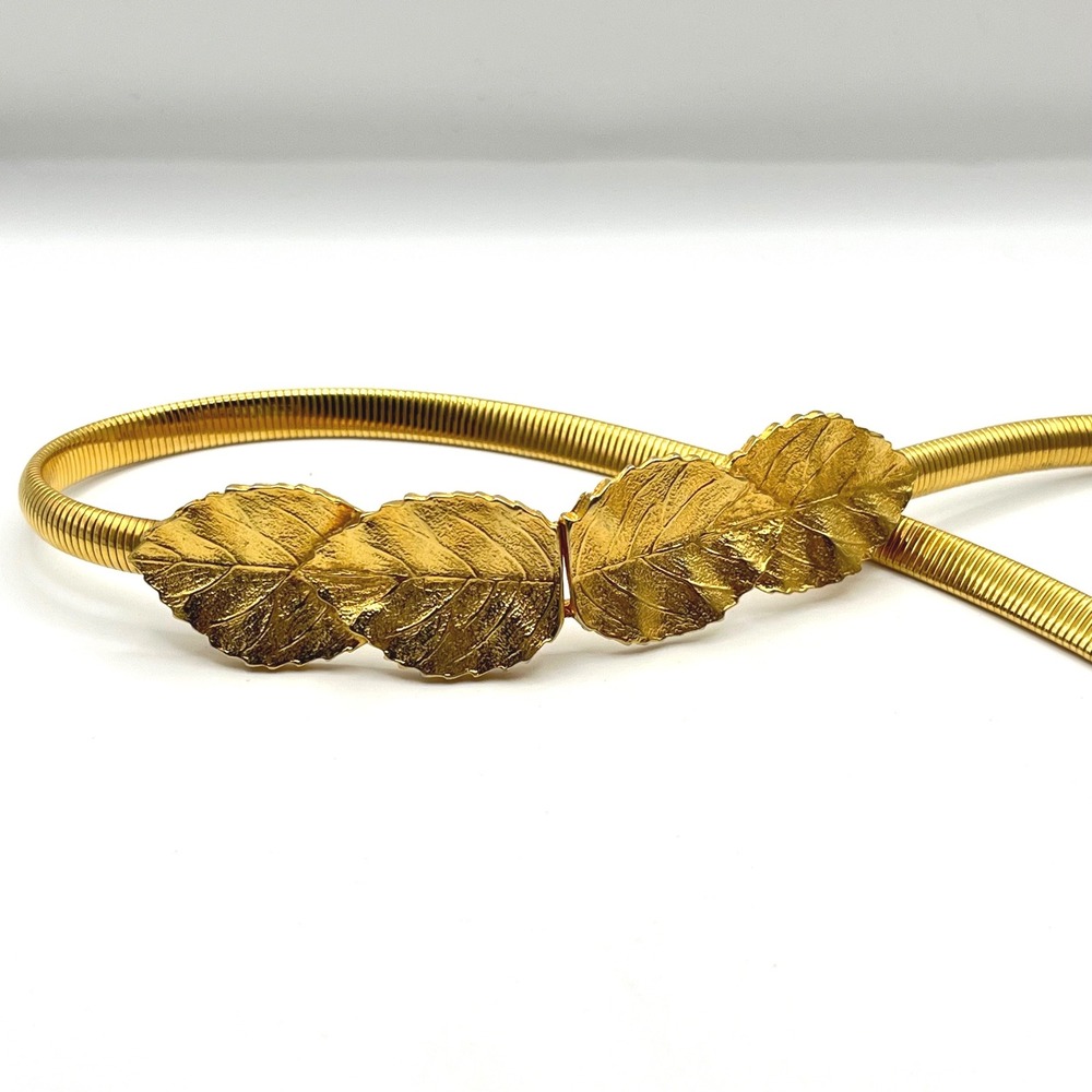 Dotty Smith Vintage Gold Tone Leaf Buckle Snake Chain Stretch Belt 25-28 Inch